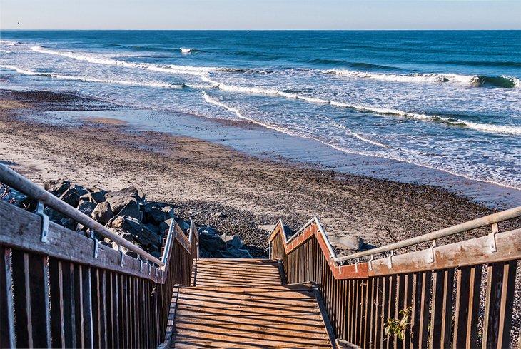 Escaleras hacia la Playa Estatal de South Carlsbad