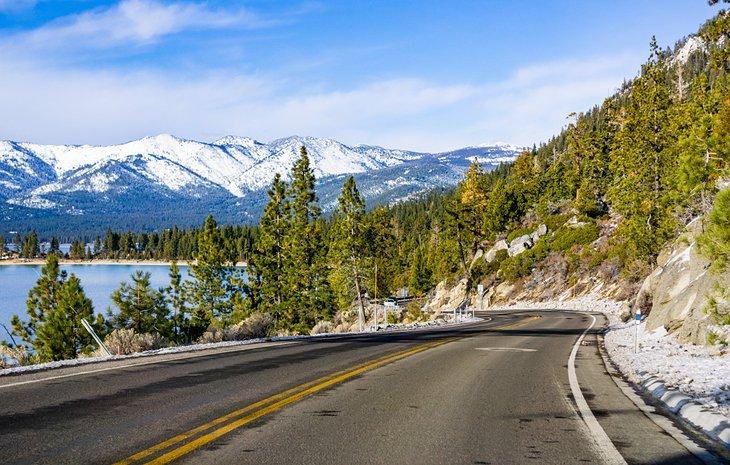 Route du Tahoe en hiver
