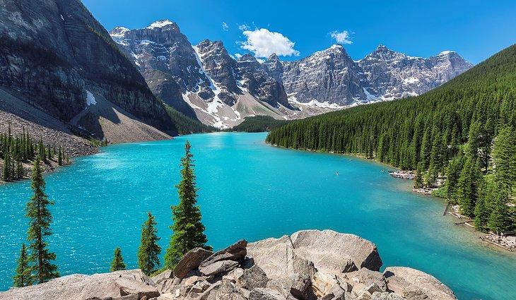 Vista sobre el Lago Moraine desde Rockpile