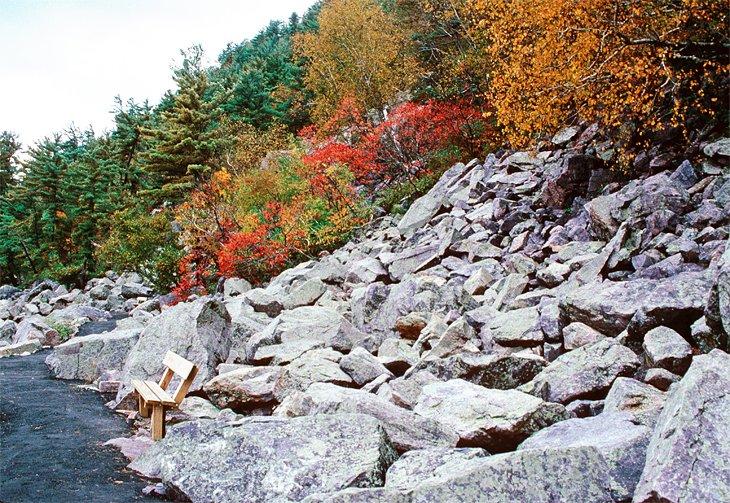 Sendero Tumbled Rocks