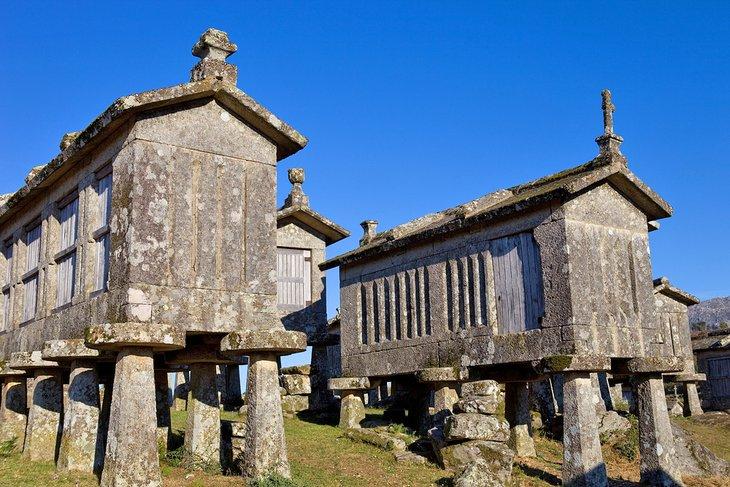 Espigueiros (graneros de piedra) en Lindoso