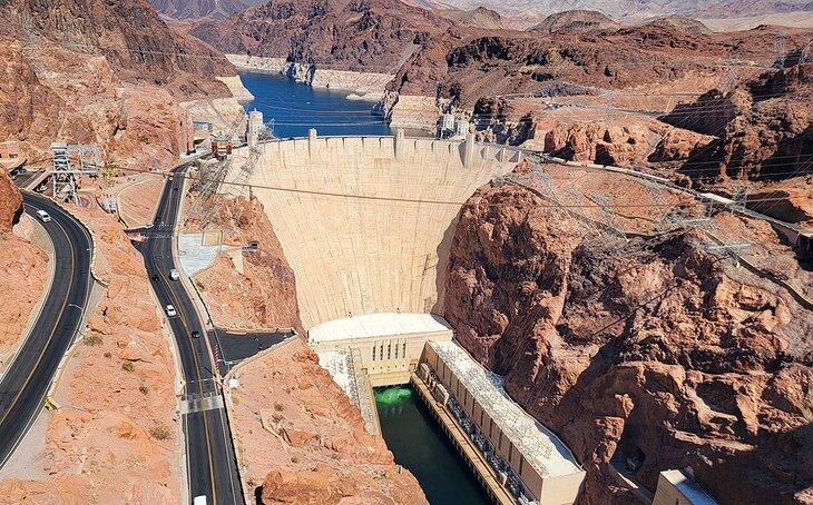Vista de la presa Hoover desde el Puente Conmemorativo Mike O'Callagan - Pat Tillman