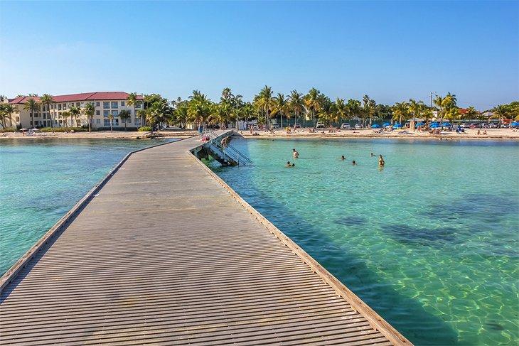 Muelle de madera en Higgs Beach