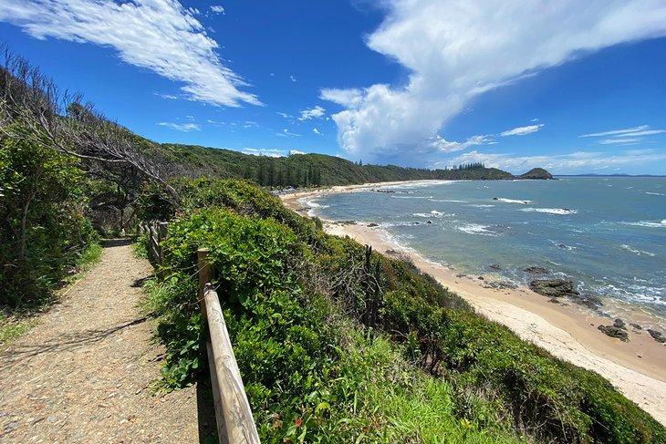 Wanderweg mit Meerblick auf der Küstenwanderung in Port Macquarie