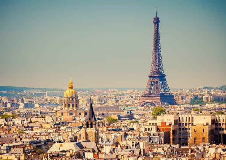 Panorama de París incluyendo el Hôtel des Invalides y la Torre Eiffel