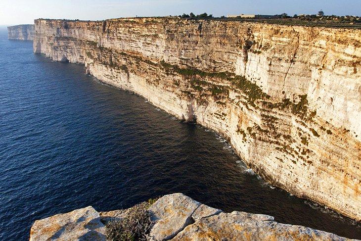 El Dramático Paisaje en los Acantilados de Ta'Cenc