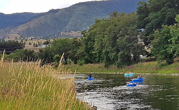 Flotando en el Canal del Río Penticton