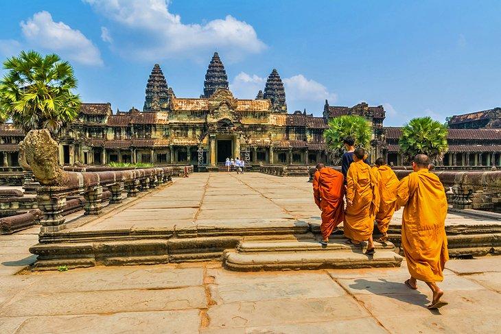 Mönche bei Angkor Wat