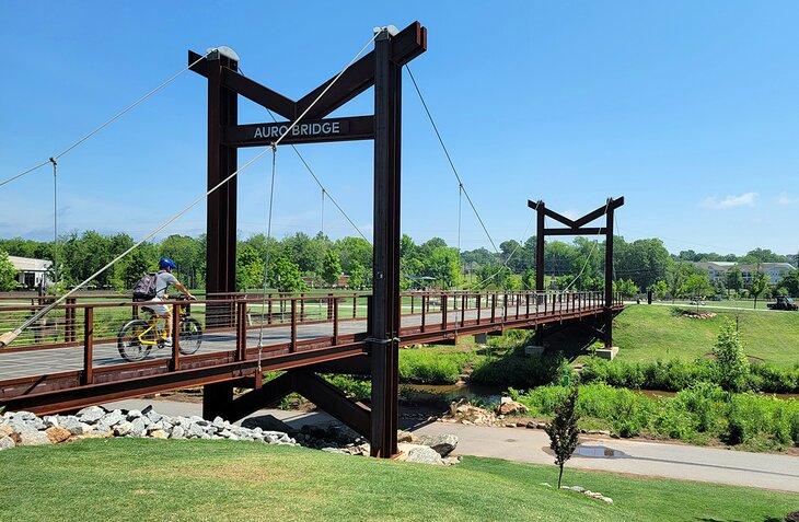 Le pont Auro sur le Swamp Rabbit Trail