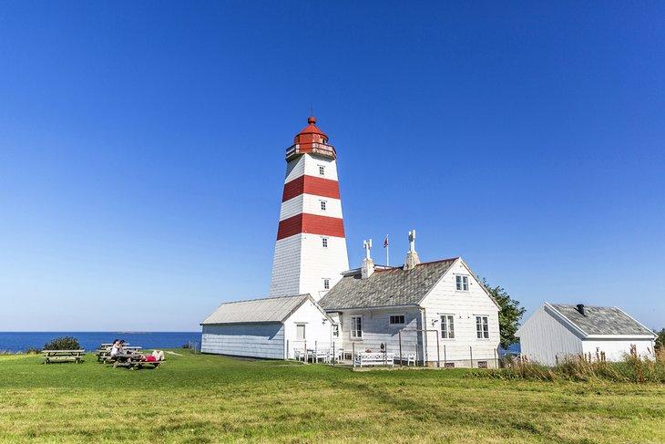 Le phare d'Alnes sur l'île de Godøy