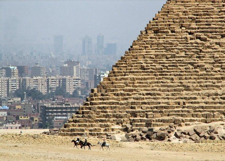 Travail de pierre de la Grande Pyramide