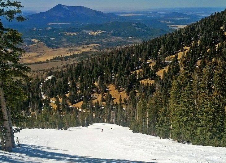 Vista desde las pendientes del Resort de Esquí Arizona Snowbowl