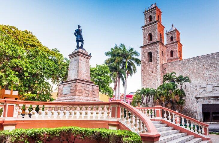 Parque Cepeda Peraza y la Iglesia de Jesús