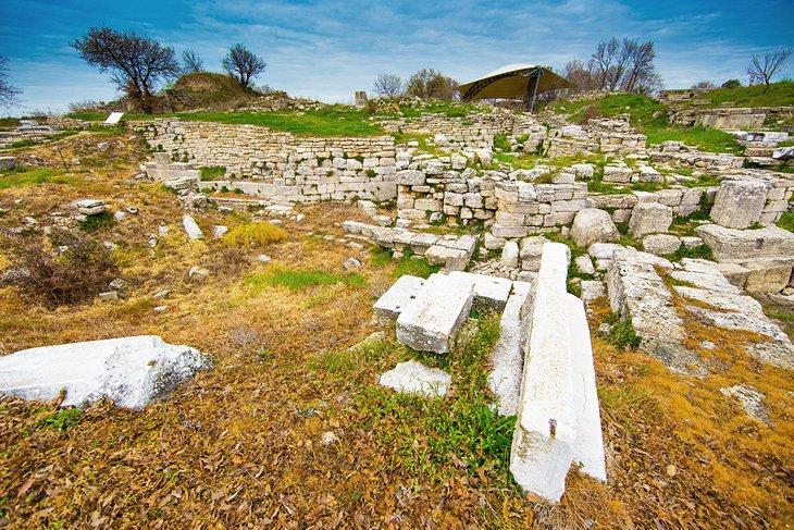 Ruinas de un santuario en Troya