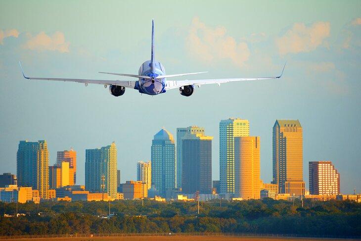 Avión aterrizando en Tampa