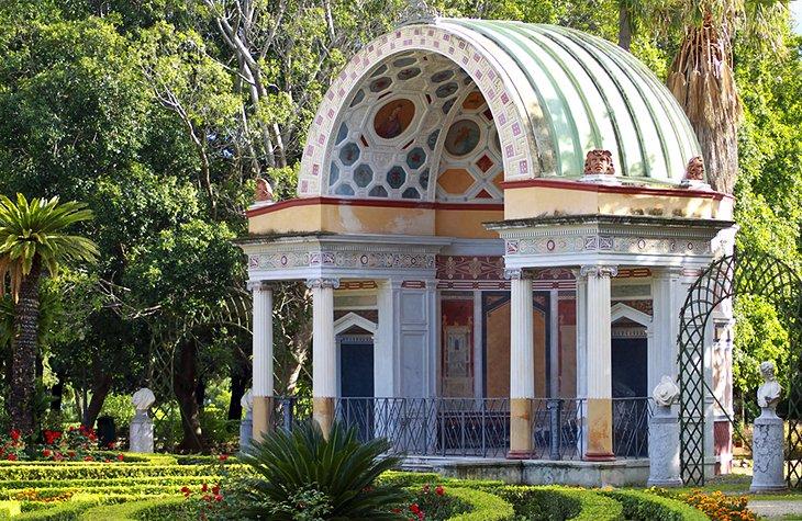 Foro Umberto I y el Jardín Botánico