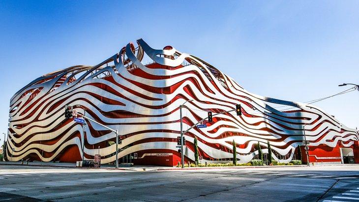 Exterior del Museo Automotriz Petersen