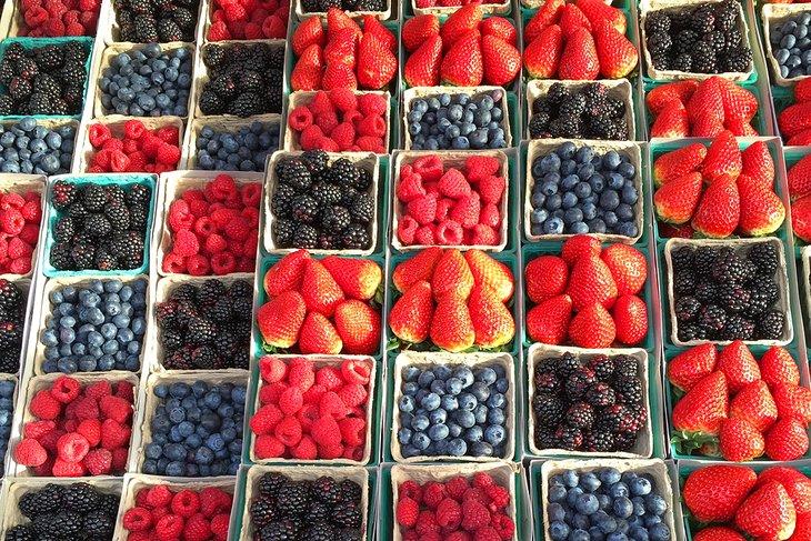 Frutas en venta en el Mercado de Agricultores Original