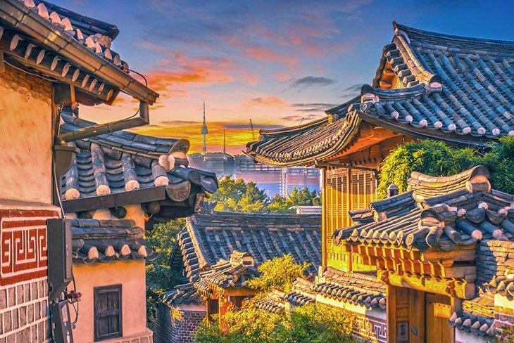 Aldea Hanok Bukchon al atardecer