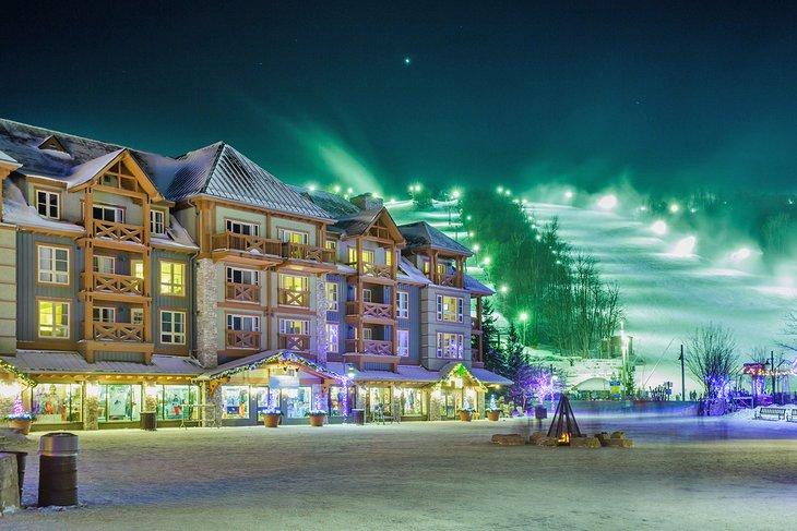 Station de ski Blue Mountain la nuit