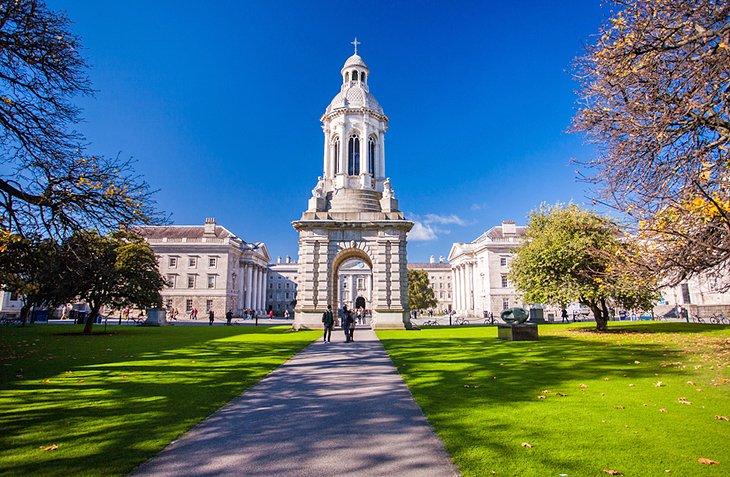 Trinity College y College Green