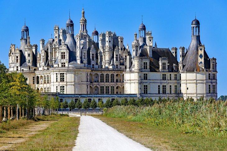 Route menant au Château de Chambord