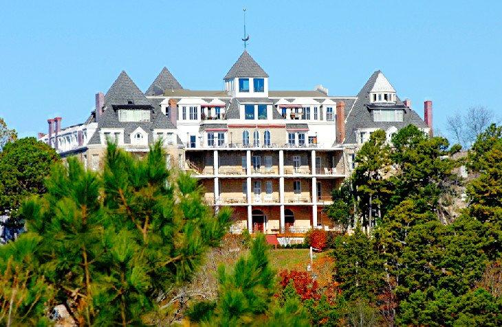 El 1886 Crescent Hotel & Spa