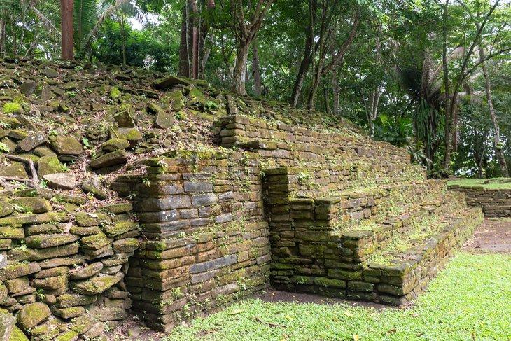 Maya-Ruinen in Nim Li Punit