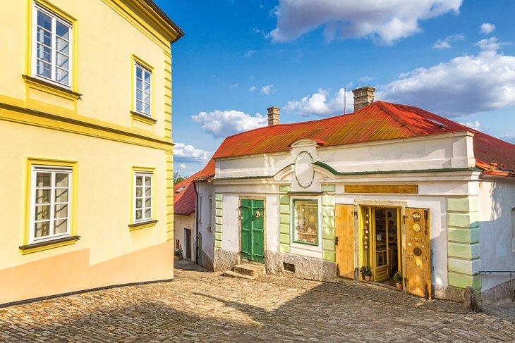 Bâtiments colorés dans le centre historique de Kutná Hora