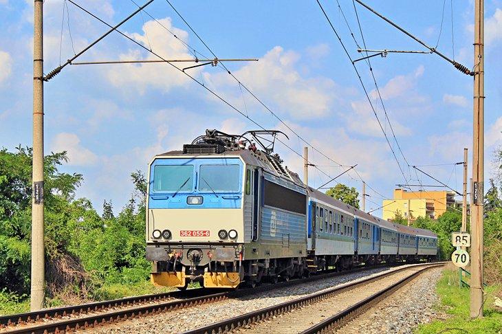 Tren saliendo de Praga