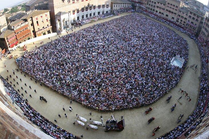Vista aérea del Palio (Carrera de Caballos)