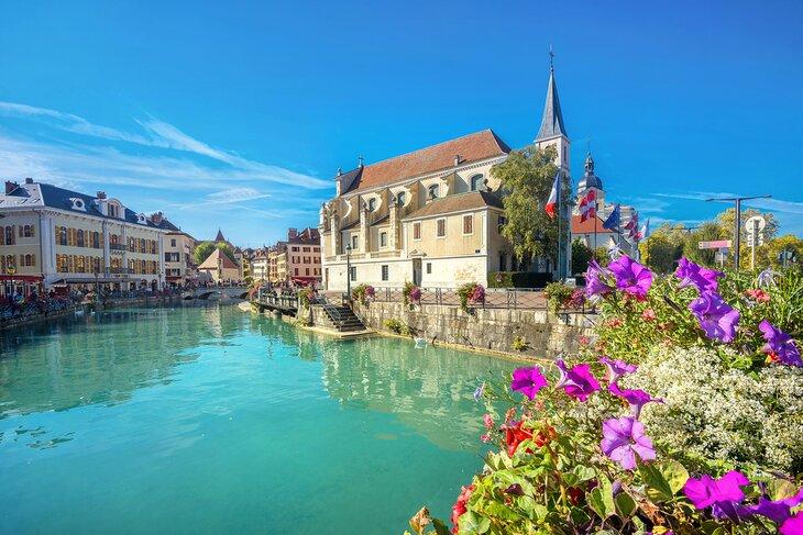 Annecy, Francia es una popular excursión de un día desde Ginebra