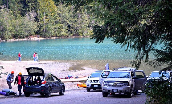 Acceso al lago Diablo en Colonial Creek