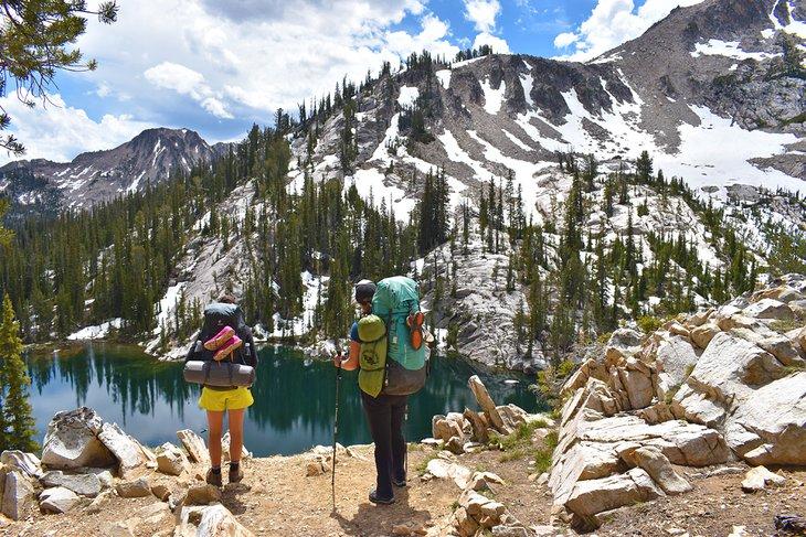 Senderismo en las Montañas Sawtooth
