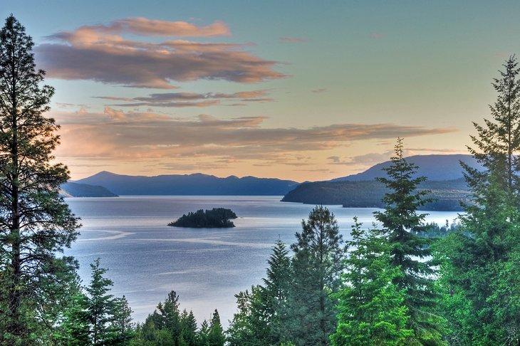 Atardecer en el Lago Pend Oreille, Bosques Nacionales Idaho Panhandle