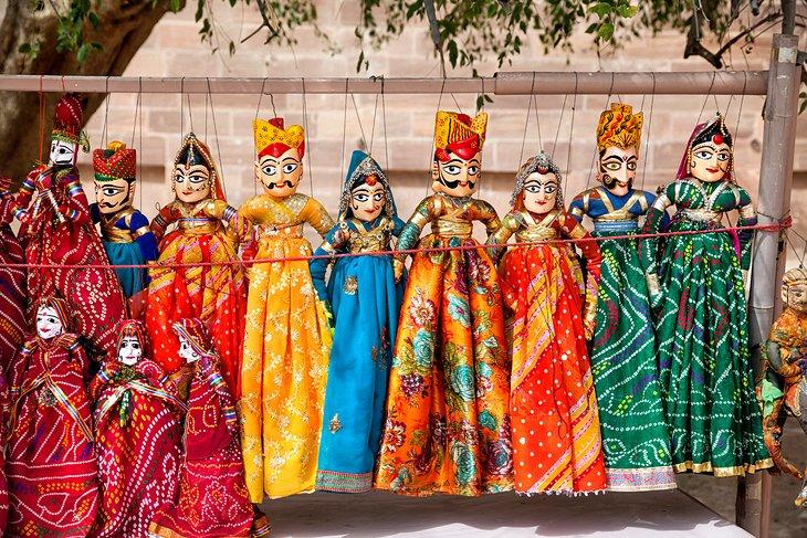 Marionetas rajastaníes a la venta en Jaipur