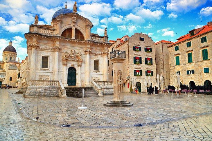 Plaza Loggia