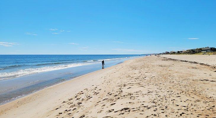 Una playa en St. George Island cerca del faro de Cape St. George