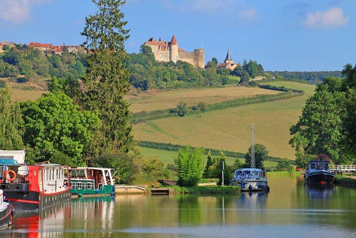 El Canal de Borgoña y Châteauneuf-en-Auxois