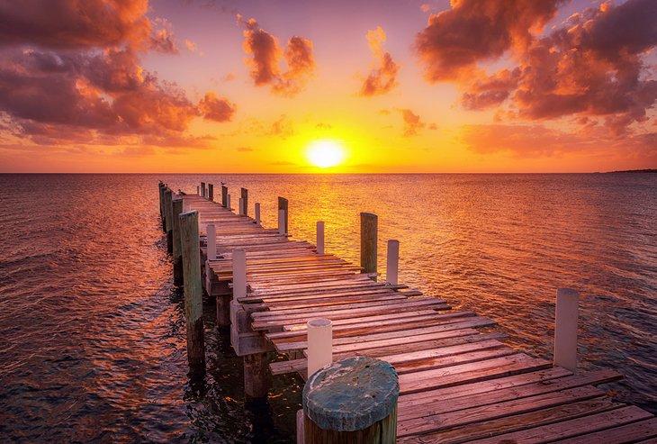 Muelle al atardecer en la Isla Eleuthera