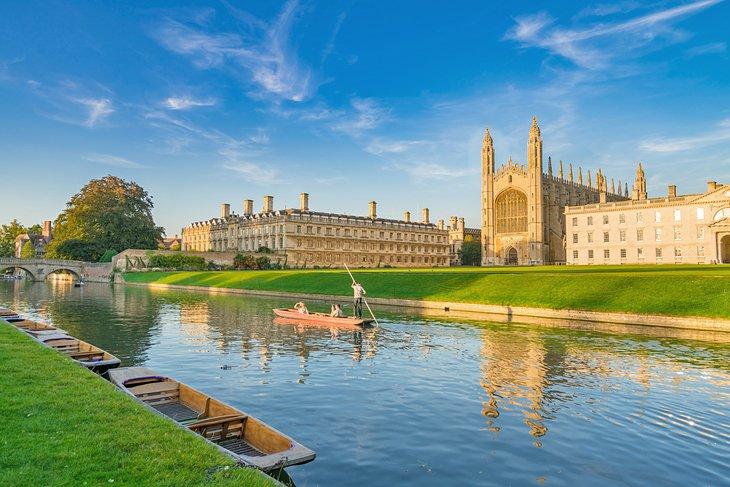 Navegando por el río en Cambridge