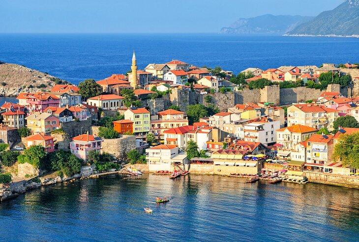 La ciudad de Amasra en la costa del Mar Negro de Turquía