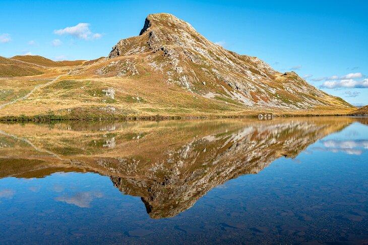 Mont Pared y Cefn-hir et le lac Cregennan dans le parc national de Snowdonia