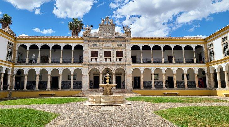 Universidad de Évora