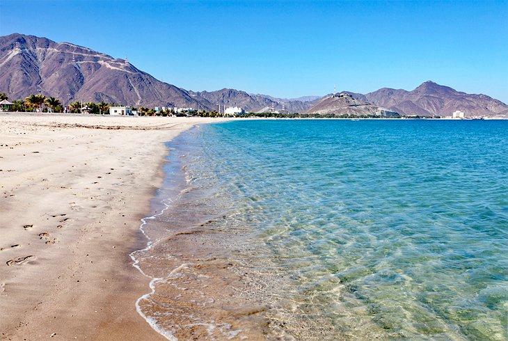 Hermosa playa en Khor Fakkan