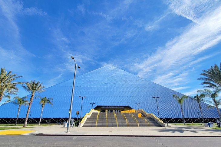 Pyramide Walter, Université d'État de Long Beach