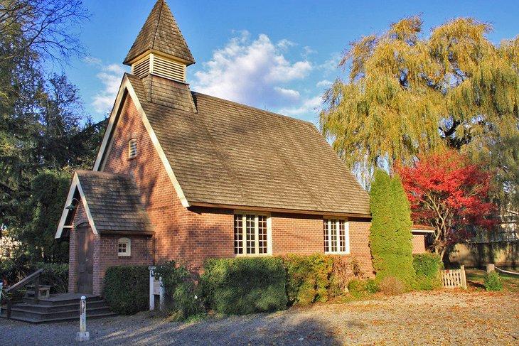 Église Clayburn dans le village de Clayburn
