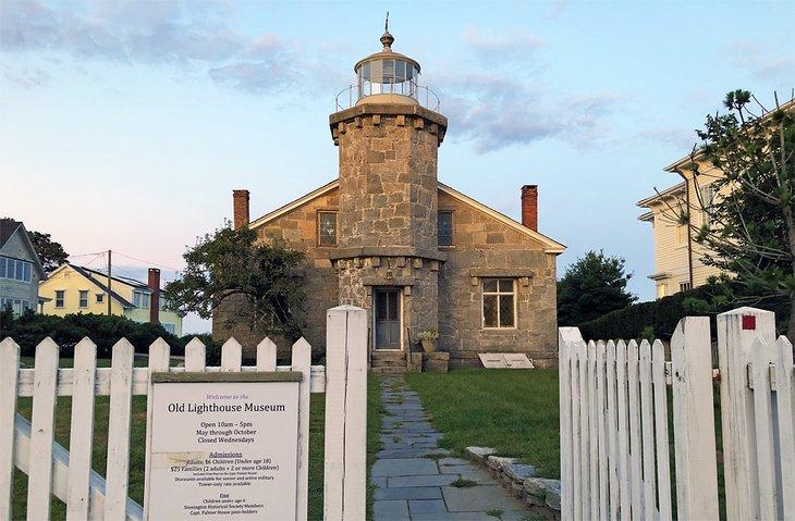 Faro del puerto de Stonington