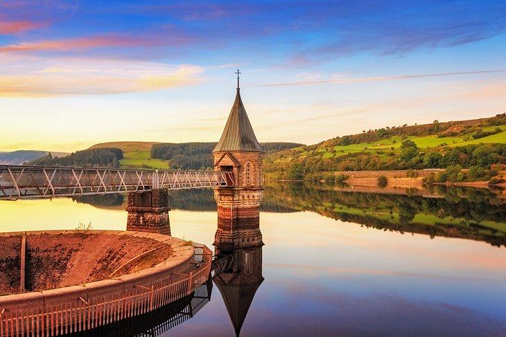 Upper Neauadd Reservoir bei Sonnenuntergang