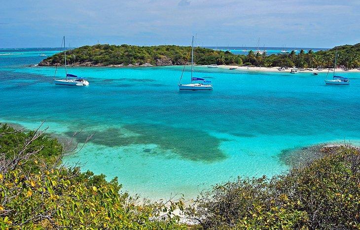 Schnorcheln und Segeln in den Tobago Cays
